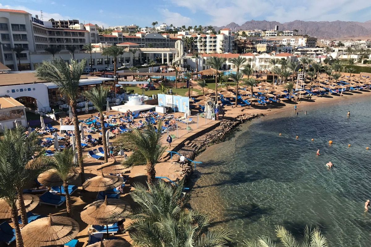 Beach entrance to the diving centre