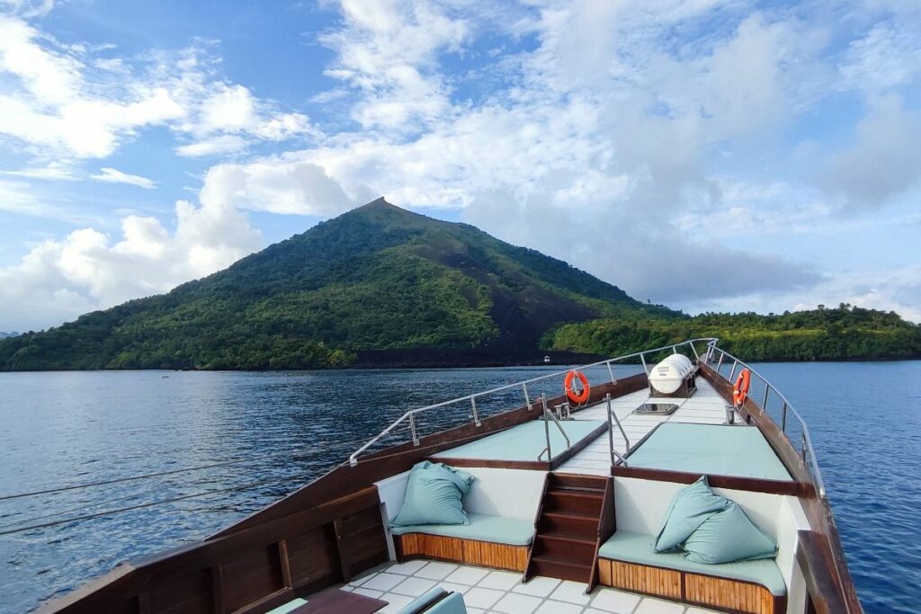 Indonesia liveaboard